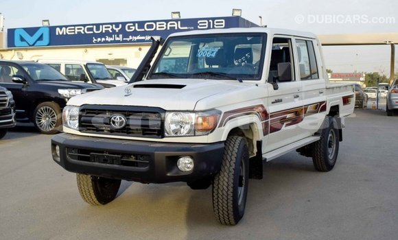 Buy Import Toyota Land Cruiser Beige Car in Import - Dubai in Dhufar Buy Import Toyota Land Cruiser Beige Car in Import - Dubai in Dhufar