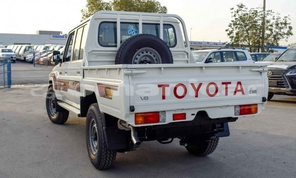 Buy Import Toyota Land Cruiser Beige Car in Import - Dubai in Dhufar Buy Import Toyota Land Cruiser Beige Car in Import - Dubai in Dhufar