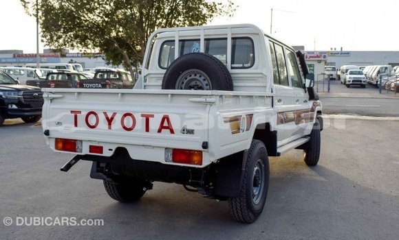 Buy Import Toyota Land Cruiser Beige Car in Import - Dubai in Dhufar Buy Import Toyota Land Cruiser Beige Car in Import - Dubai in Dhufar