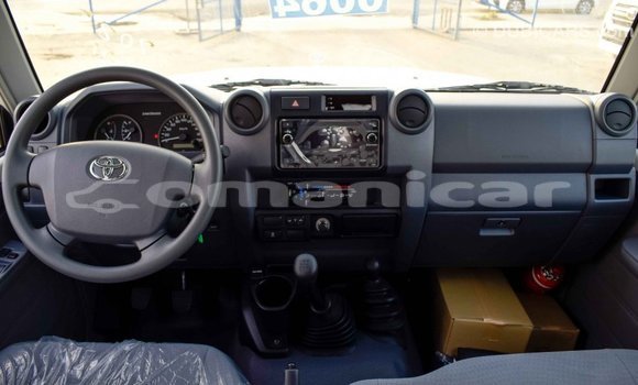 Buy Import Toyota Land Cruiser Beige Car in Import - Dubai in Dhufar Buy Import Toyota Land Cruiser Beige Car in Import - Dubai in Dhufar