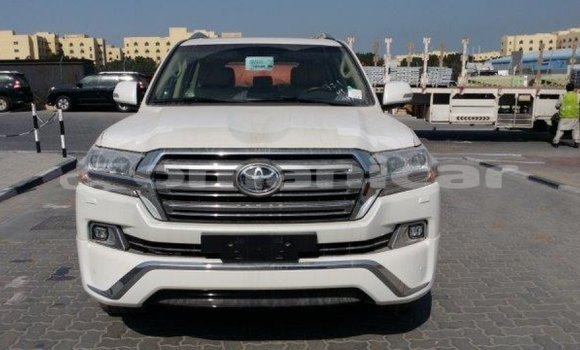 Buy Import Toyota Land Cruiser White Car in Import - Dubai in Dhufar Buy Import Toyota Land Cruiser White Car in Import - Dubai in Dhufar
