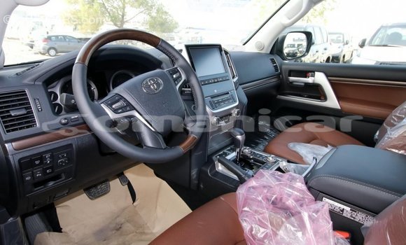 Buy Import Toyota Land Cruiser Black Car in Import - Dubai in Dhufar Buy Import Toyota Land Cruiser Black Car in Import - Dubai in Dhufar