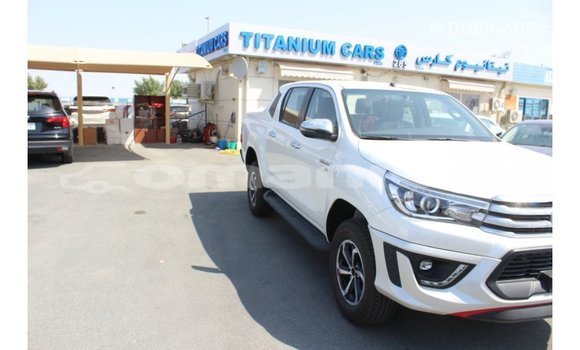 Buy Import Toyota Hilux White Car in Import - Dubai in Dhufar Buy Import Toyota Hilux White Car in Import - Dubai in Dhufar