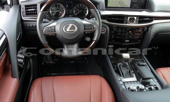 Buy Used Lexus LX 570 White Car in al–Buraymi in adh-Dhahirah