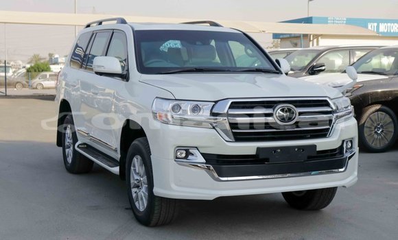 Buy Import Toyota Land Cruiser White Car in Import - Dubai in Dhufar Buy Import Toyota Land Cruiser White Car in Import - Dubai in Dhufar