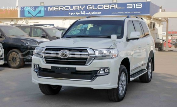 Buy Import Toyota Land Cruiser White Car in Import - Dubai in Dhufar Buy Import Toyota Land Cruiser White Car in Import - Dubai in Dhufar