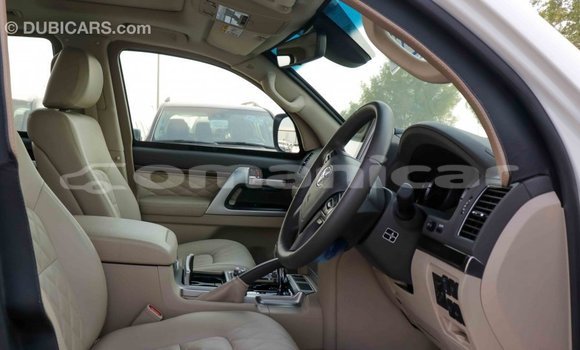 Buy Import Toyota Land Cruiser White Car in Import - Dubai in Dhufar Buy Import Toyota Land Cruiser White Car in Import - Dubai in Dhufar