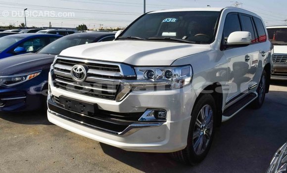 Buy Import Toyota Land Cruiser White Car in Import - Dubai in Dhufar Buy Import Toyota Land Cruiser White Car in Import - Dubai in Dhufar
