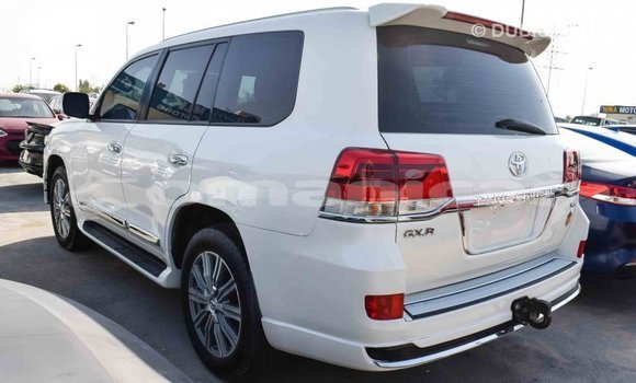 Buy Import Toyota Land Cruiser White Car in Import - Dubai in Dhufar Buy Import Toyota Land Cruiser White Car in Import - Dubai in Dhufar