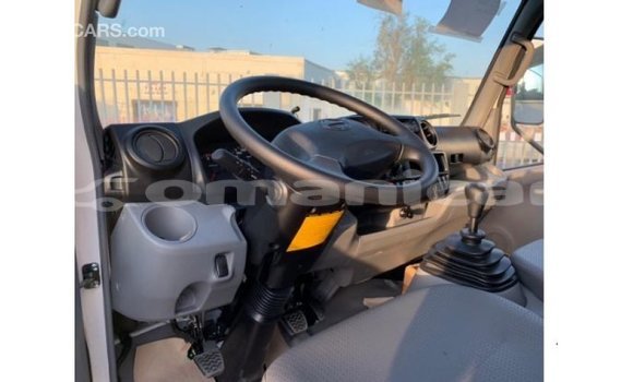 Buy Import Hino 300 Series White Truck in Import - Dubai in Dhufar