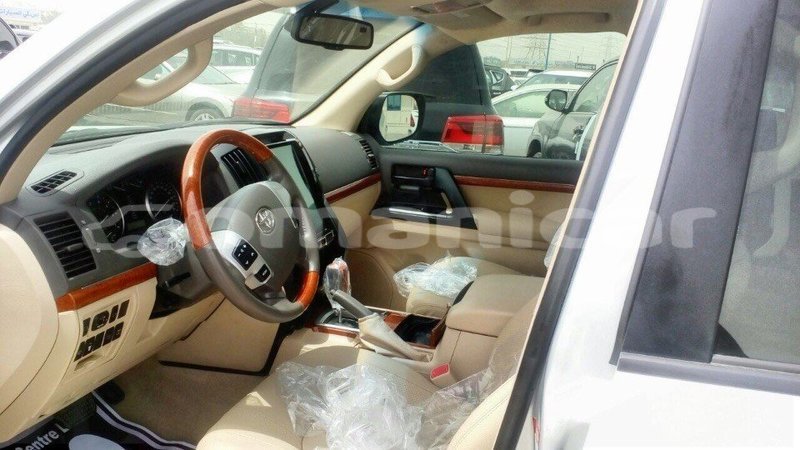 Big with watermark toyota land cruiser dhufar import dubai 1799