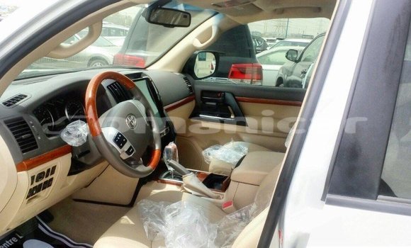 Buy Import Toyota Land Cruiser Other Car in Import - Dubai in Dhufar Buy Import Toyota Land Cruiser Other Car in Import - Dubai in Dhufar