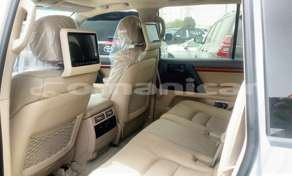 Buy Import Toyota Land Cruiser Other Car in Import - Dubai in Dhufar Buy Import Toyota Land Cruiser Other Car in Import - Dubai in Dhufar
