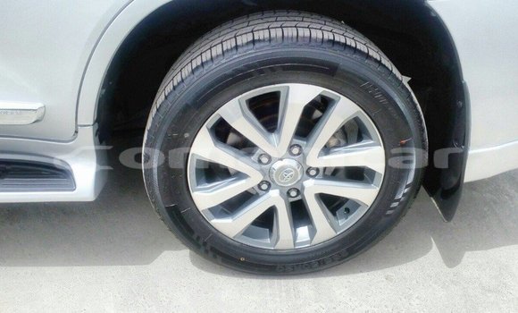 Buy Import Toyota Land Cruiser Other Car in Import - Dubai in Dhufar Buy Import Toyota Land Cruiser Other Car in Import - Dubai in Dhufar