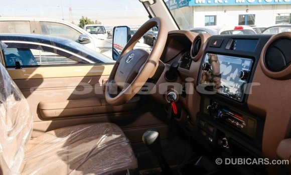Buy Import Toyota Land Cruiser Beige Car in Import - Dubai in Dhufar Buy Import Toyota Land Cruiser Beige Car in Import - Dubai in Dhufar