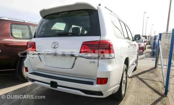 Buy Import Toyota Land Cruiser White Car in Import - Dubai in Dhufar Buy Import Toyota Land Cruiser White Car in Import - Dubai in Dhufar