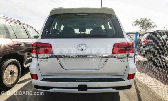 Buy Import Toyota Land Cruiser White Car in Import - Dubai in Dhufar Buy Import Toyota Land Cruiser White Car in Import - Dubai in Dhufar