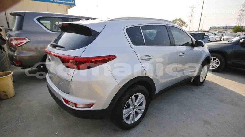 Big with watermark kia sportage dhufar import dubai 1811