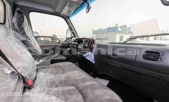 Buy Import Hyundai Accent White Car in Import - Dubai in Dhufar Buy Import Hyundai Accent White Car in Import - Dubai in Dhufar