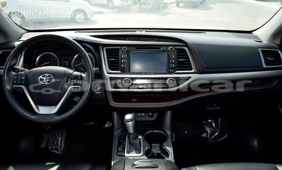 Buy Import Toyota Highlander Other Car in Import - Dubai in Dhufar Buy Import Toyota Highlander Other Car in Import - Dubai in Dhufar