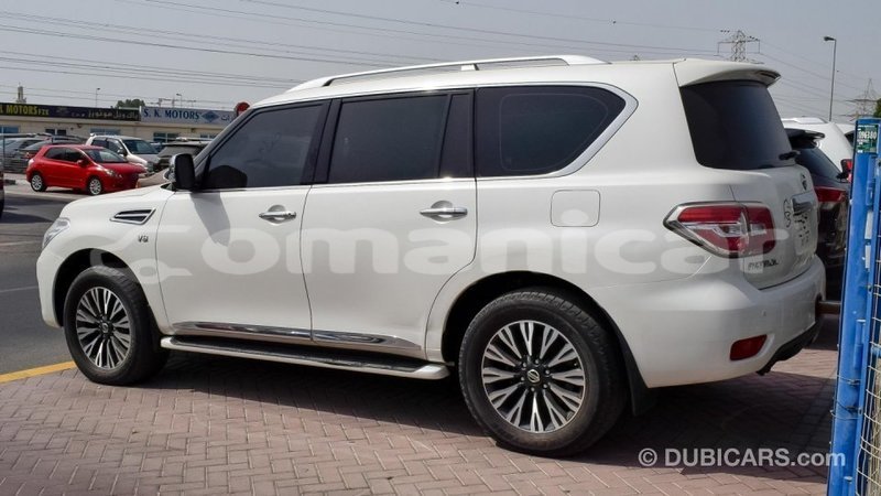 Big with watermark nissan patrol dhufar import dubai 1832