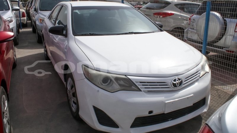 Big with watermark toyota camry dhufar import dubai 1841