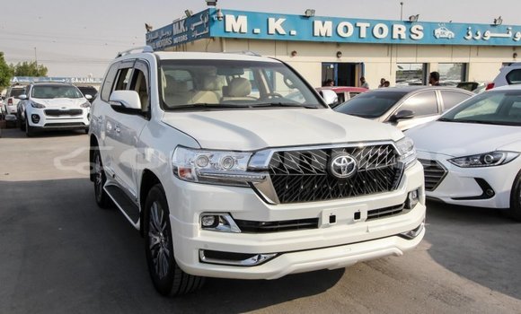 Buy Import Toyota Land Cruiser White Car in Import - Dubai in Dhufar Buy Import Toyota Land Cruiser White Car in Import - Dubai in Dhufar