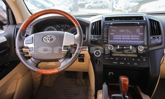 Buy Import Toyota Land Cruiser White Car in Import - Dubai in Dhufar Buy Import Toyota Land Cruiser White Car in Import - Dubai in Dhufar