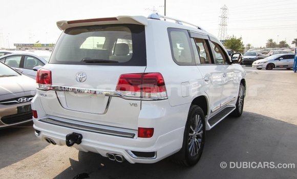 Buy Import Toyota Land Cruiser White Car in Import - Dubai in Dhufar Buy Import Toyota Land Cruiser White Car in Import - Dubai in Dhufar