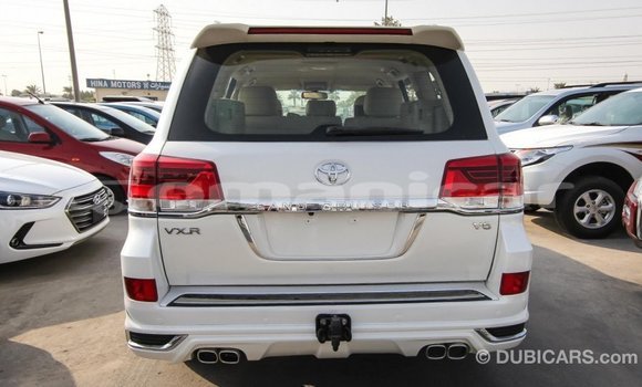 Buy Import Toyota Land Cruiser White Car in Import - Dubai in Dhufar Buy Import Toyota Land Cruiser White Car in Import - Dubai in Dhufar