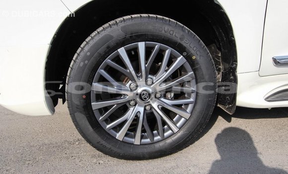 Buy Import Toyota Land Cruiser White Car in Import - Dubai in Dhufar Buy Import Toyota Land Cruiser White Car in Import - Dubai in Dhufar