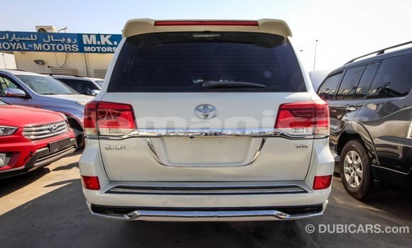 Buy Import Toyota Land Cruiser White Car in Import - Dubai in Dhufar Buy Import Toyota Land Cruiser White Car in Import - Dubai in Dhufar