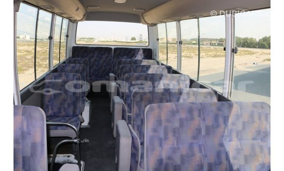 Buy Import Nissan 350Z White Car in Import - Dubai in Dhufar Buy Import Nissan 350Z White Car in Import - Dubai in Dhufar