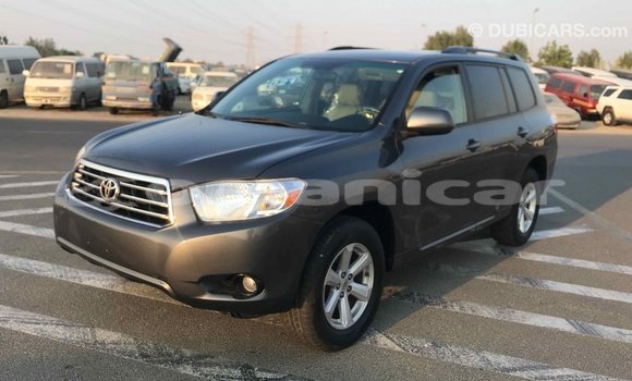 Buy Import Toyota Highlander Other Car in Import - Dubai in Dhufar Buy Import Toyota Highlander Other Car in Import - Dubai in Dhufar
