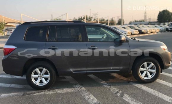 Buy Import Toyota Highlander Other Car in Import - Dubai in Dhufar Buy Import Toyota Highlander Other Car in Import - Dubai in Dhufar