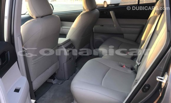 Buy Import Toyota Highlander Other Car in Import - Dubai in Dhufar Buy Import Toyota Highlander Other Car in Import - Dubai in Dhufar