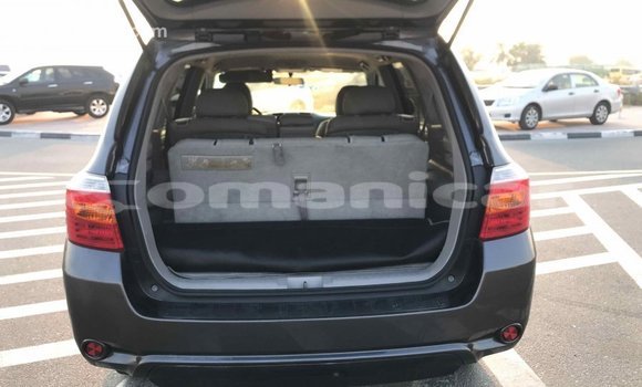 Buy Import Toyota Highlander Other Car in Import - Dubai in Dhufar Buy Import Toyota Highlander Other Car in Import - Dubai in Dhufar