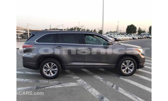Buy Import Toyota Highlander Other Car in Import - Dubai in Dhufar Buy Import Toyota Highlander Other Car in Import - Dubai in Dhufar