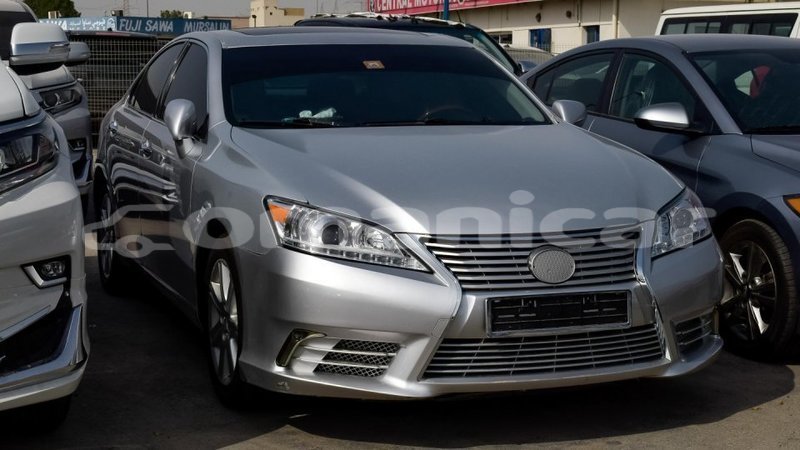 Big with watermark lexus es dhufar import dubai 1888