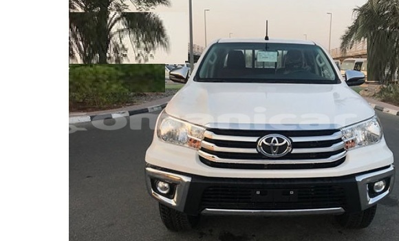 Buy Used Toyota Hilux White Car in Muscat in Masqat