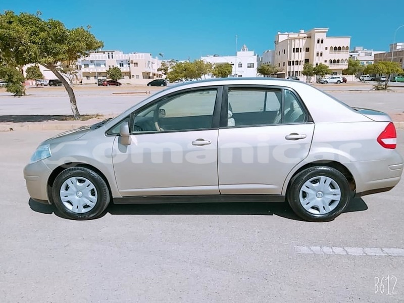 Big with watermark nissan tiida dhufar salalah 1921