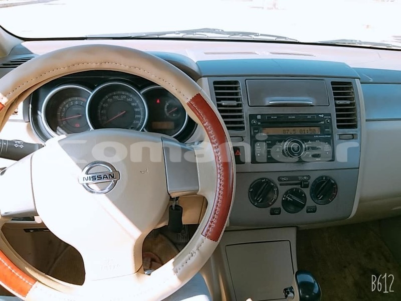 Big with watermark nissan tiida dhufar salalah 1921