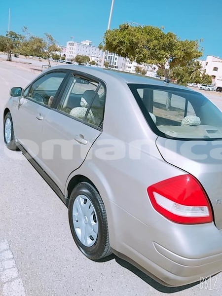 Big with watermark nissan tiida dhufar salalah 1921
