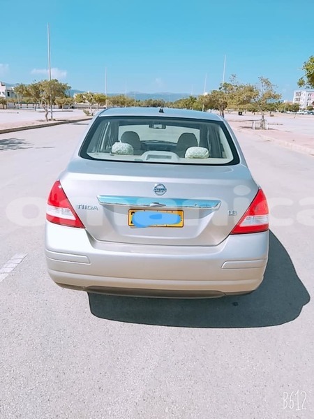 Big with watermark nissan tiida dhufar salalah 1921