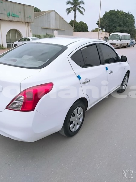 Big with watermark nissan sunny dhufar salalah 1929