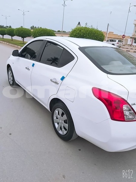 Big with watermark nissan sunny dhufar salalah 1929