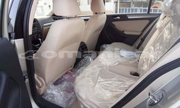 Buy Used Volkswagen Jetta Silver Car in Masqat in Masqat Buy Used Volkswagen Jetta Silver Car in Masqat in Masqat