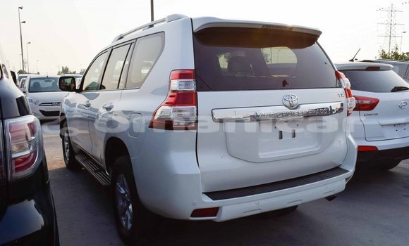 Buy Import Toyota Prado White Car in Import - Dubai in Dhufar Buy Import Toyota Prado White Car in Import - Dubai in Dhufar