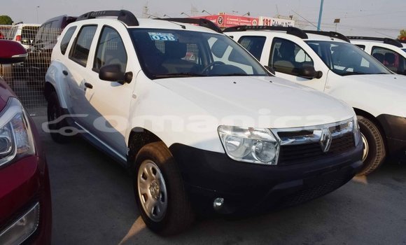 Buy Import Renault Duster White Car in Import - Dubai in Dhufar