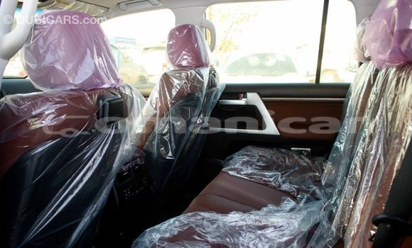 Buy Import Toyota Land Cruiser Black Car in Import - Dubai in Dhufar Buy Import Toyota Land Cruiser Black Car in Import - Dubai in Dhufar